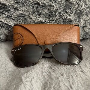 Ray-Ban new wayfarer brown Sunglasses with brown case